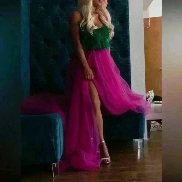 Teuta Matoshi Fuchsia Feather Gown Prom Pageant WBFF FMG - Picture 4 of 4